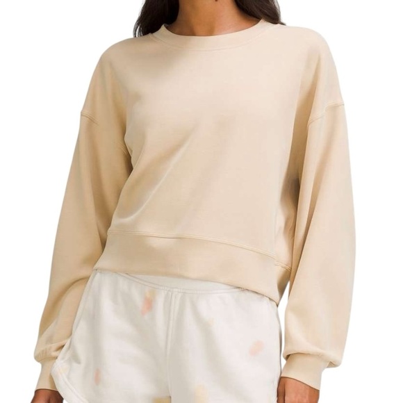 LULULEMON Perfectly Oversized Cropped Crew Softstreme  Sweatshirt Prosecco Med 8 - Picture 1 of 8